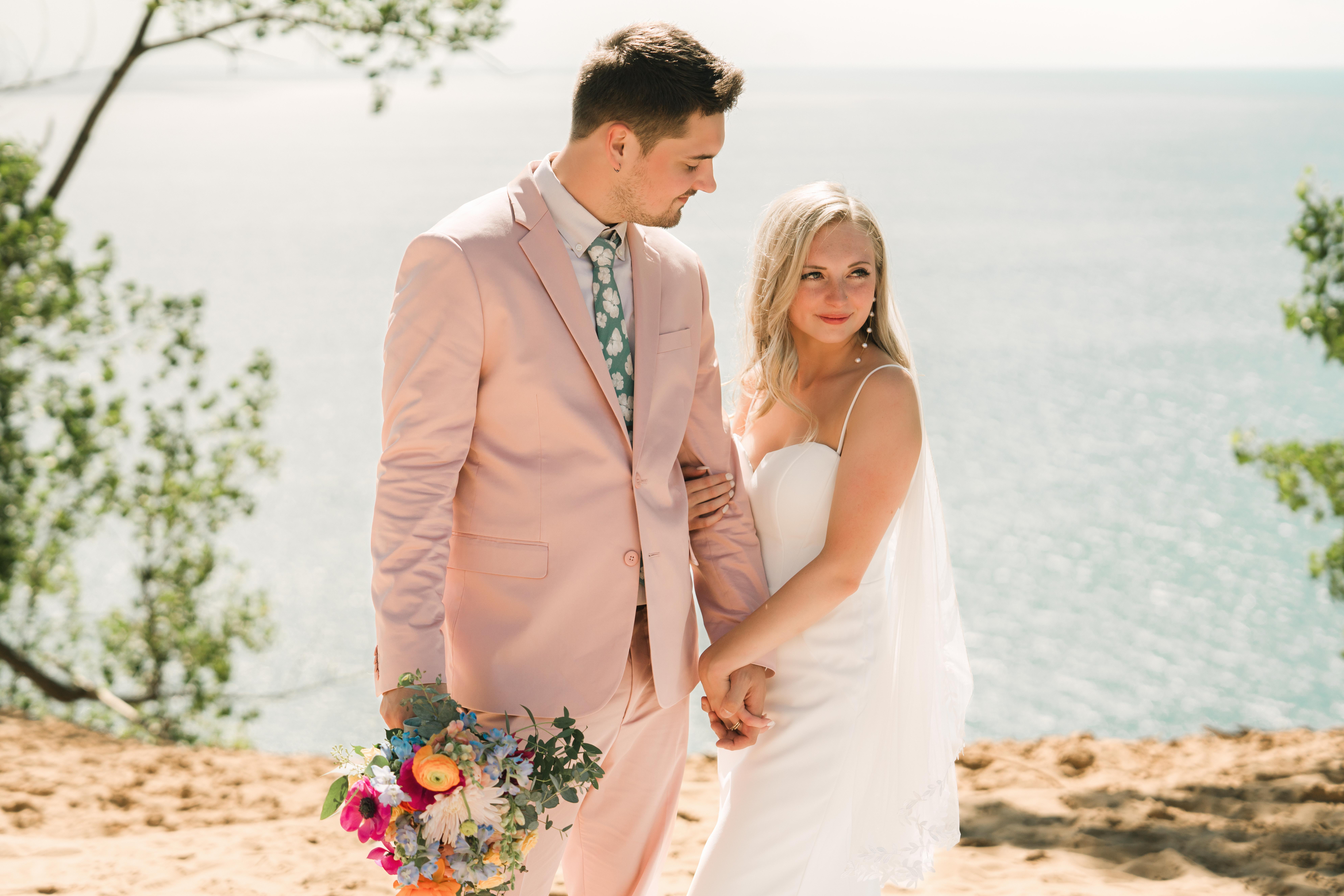 micro wedding timeline examples 