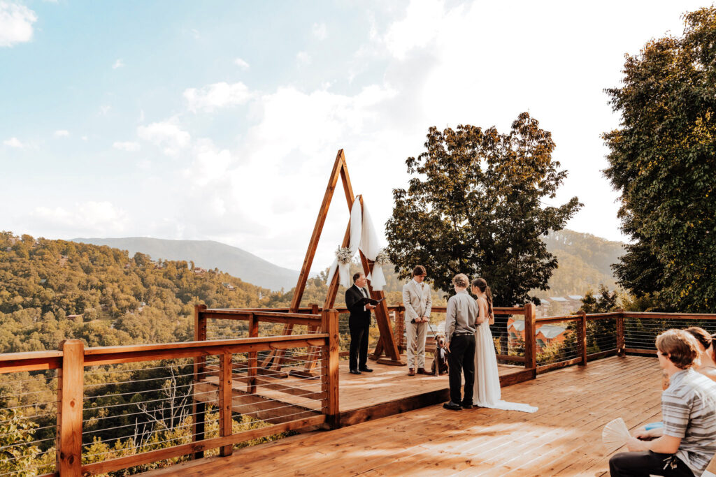 micro wedding timeline examples 