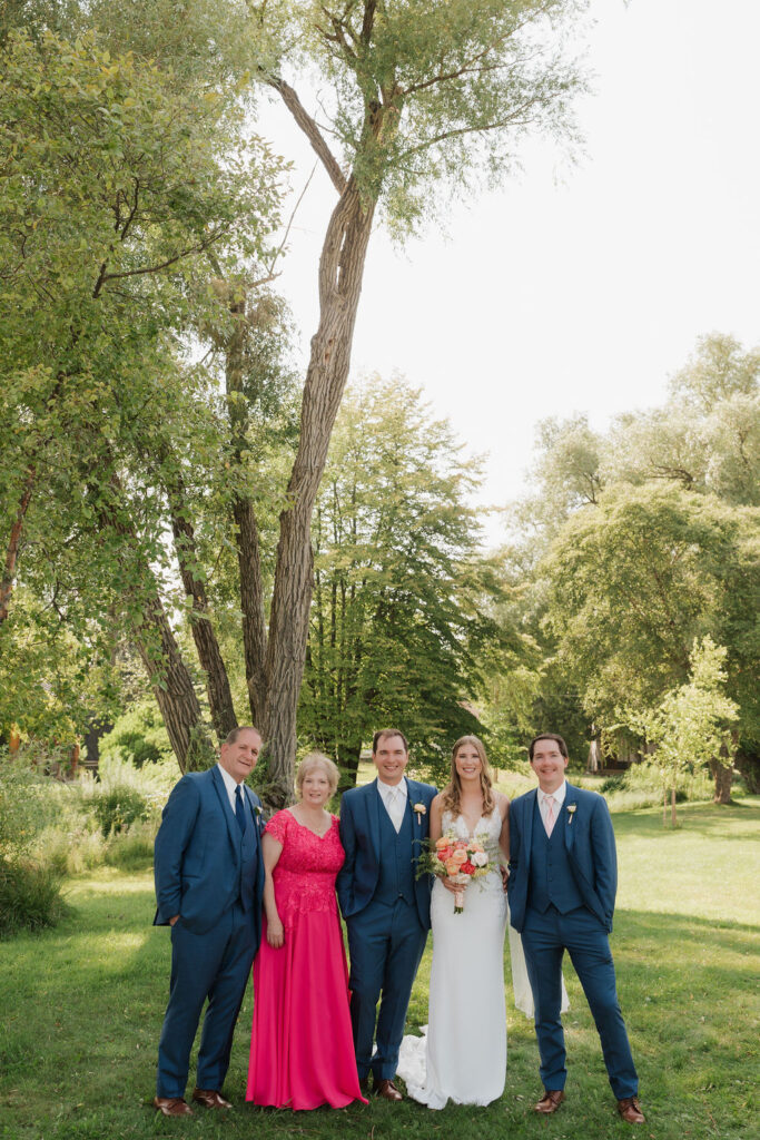 making family photo lists for weddings 