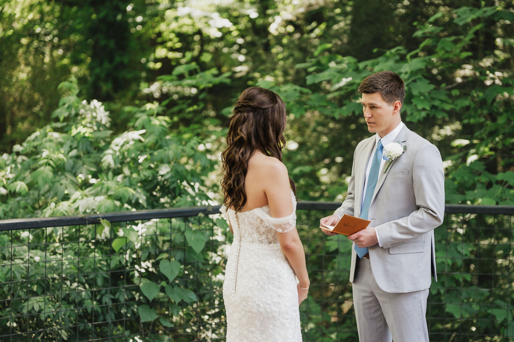wedding first look 